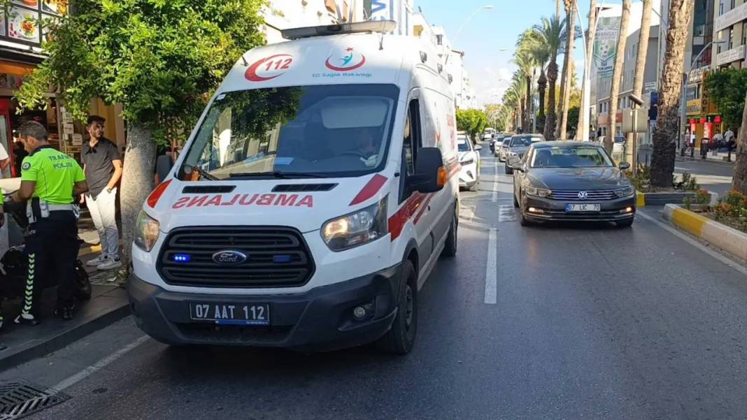 Manavgat’ta Yaya Geçidinde Yol Verildi Sandı Kıl Payı Kurtuldu! 5
